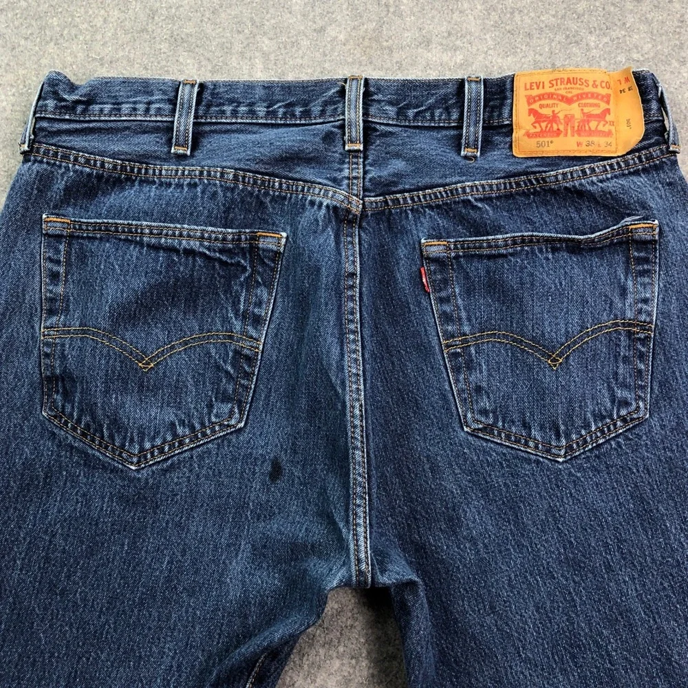 Levis 501 Mens Jeans 38x34 (fits 38x31) Straight Leg Blue Dark Wash Regular VTG